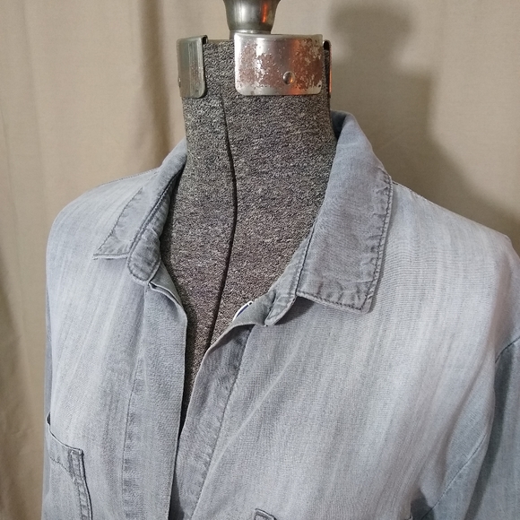 Cloth & Stone gray chambray button up blouse - Picture 7 of 15